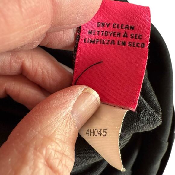 Betsey Johnson Sheath Dress Womens 6 Black Pleated Cap Sleeve V Neck Back Zip - Picture 6 of 9